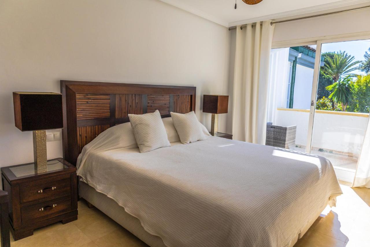 Dominion Apartments เอสเตโปนา ภายนอก รูปภาพ